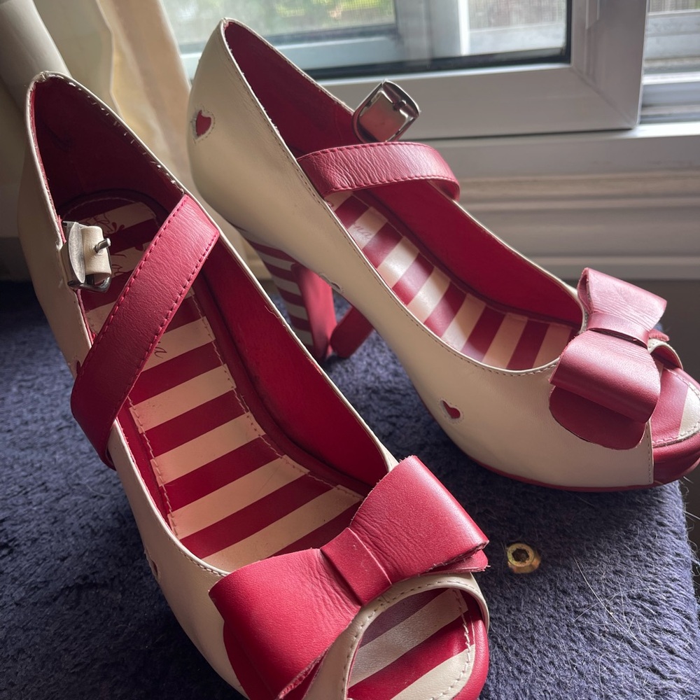Chic Lola Ramona Red and Cream Block Heel Peep-Toe Shoes